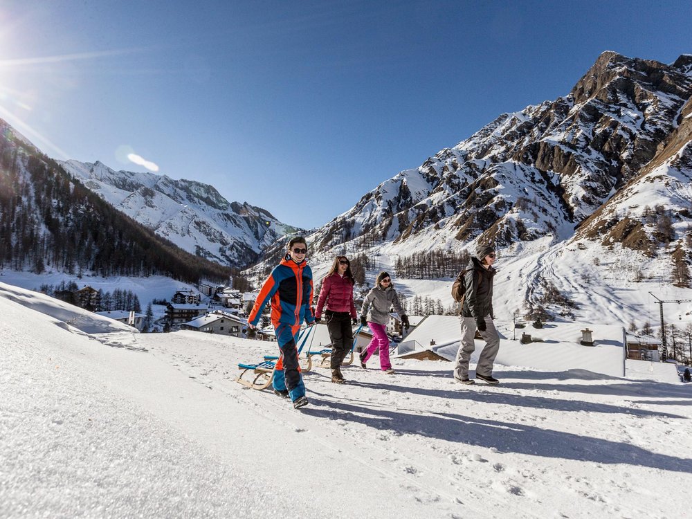 Ski-in Ski-out im Hotel im Engadin Ski-in Ski-out im Hotel im Engadin