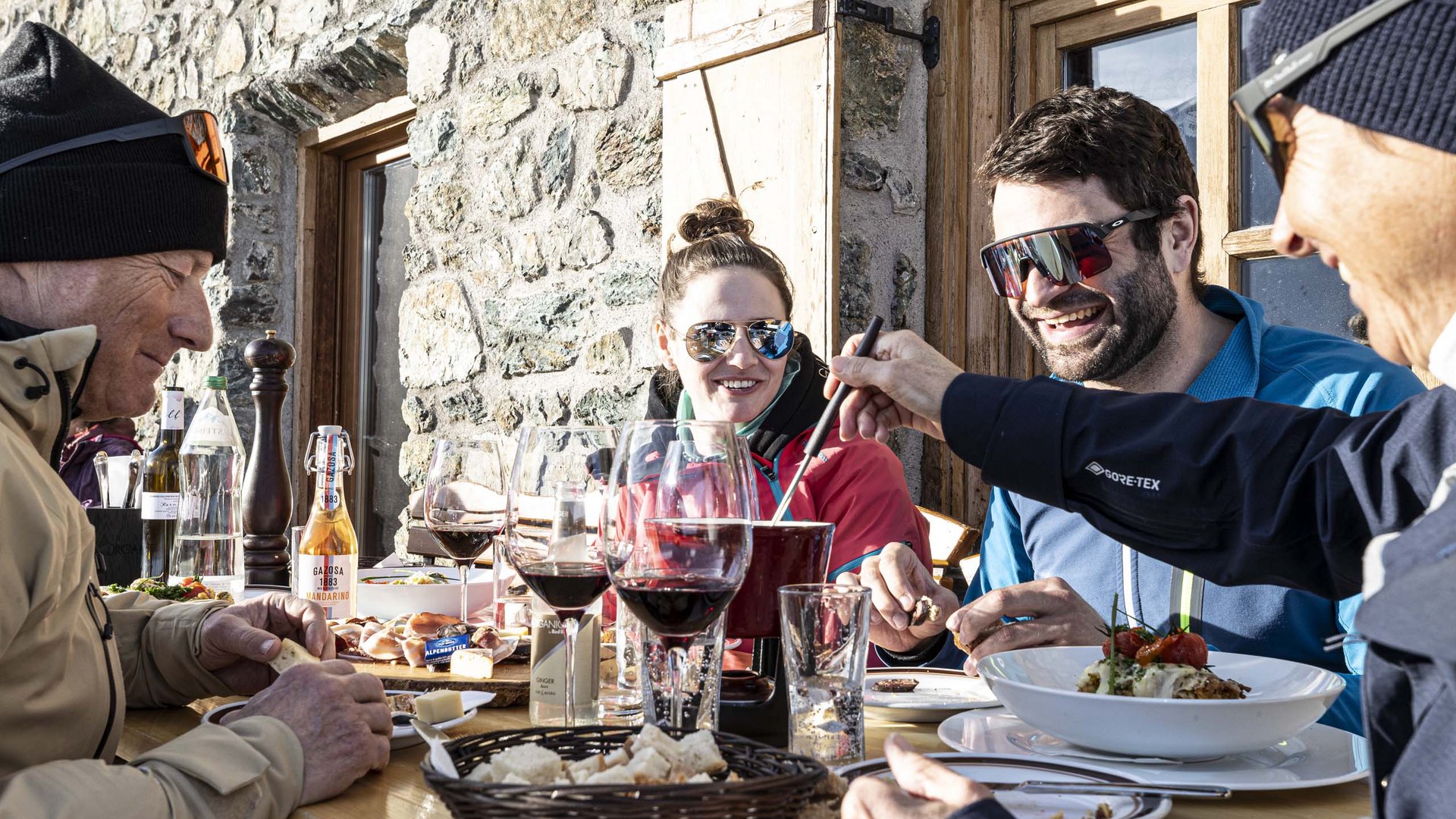 Mehr als ein Skihotel in der Schweiz Mehr als ein Skihotel in der Schweiz