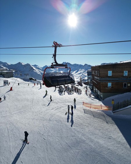 Ski-in Ski-out im Hotel im Engadin Ski-in Ski-out im Hotel im Engadin