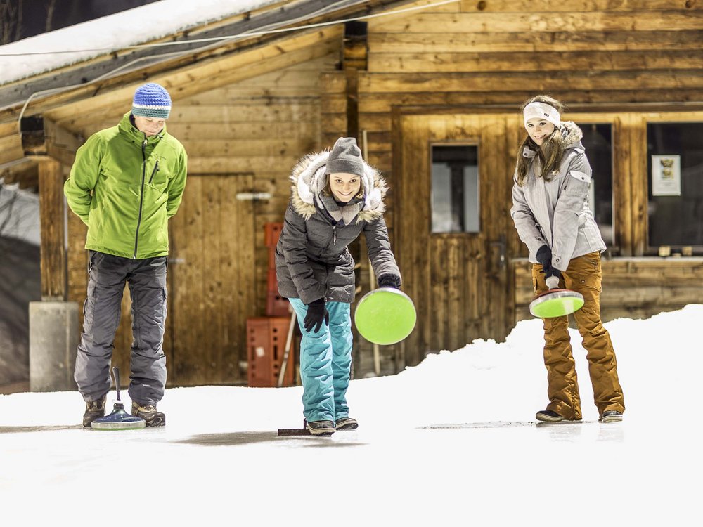 Ski-in Ski-out im Hotel im Engadin Ski-in Ski-out im Hotel im Engadin