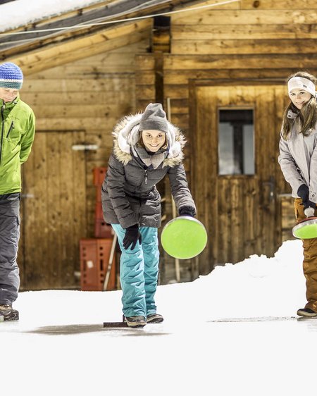 Ski-in Ski-out im Hotel im Engadin Ski-in Ski-out im Hotel im Engadin